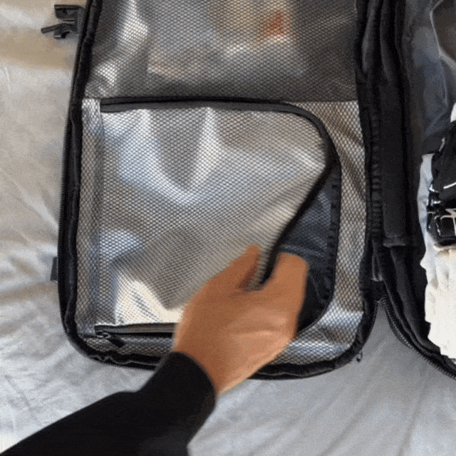 STAY ORGANIZED WITH 11 COMPARTMENTS